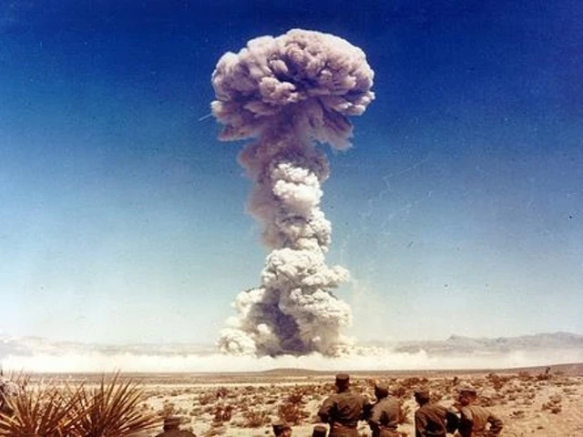 Quốc gia duy nhất tự nguyện từ bỏ vũ khí hạt nhân