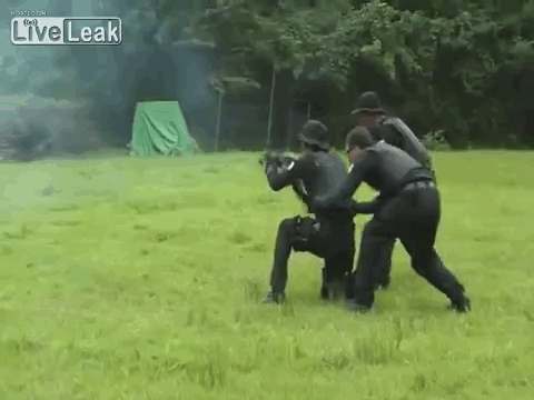 Họ phải tập trung làm nhiệm vụ mà không bị phân tâm bởi những vấn đề khác. Đội đặc nhiệm chống khủng bố của Hàn Quốc được xem là một trong những lực lượng tinh nhuệ nhất thế giới. Ảnh: Live Leak.