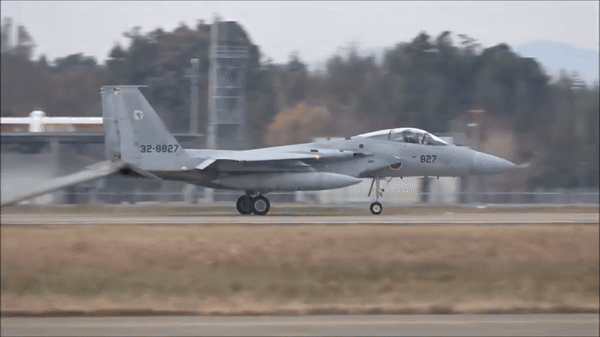 Bắt đầu từ những năm 2000, Nhật Bản đã tiến hành hiện đại hóa một số máy bay F-15J của mình để đáp ứng nhu cầu trong tác chiến hiện đại.