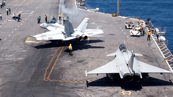 Tham vọng cạnh tranh với F-35 của Pháp là rất táo bạo, nhưng rủi ro cũng rất cao. Khi nhu cầu quốc tế về máy bay chiến đấu đa năng tiên tiến tăng lên, thành công của Super Rafale có thể định nghĩa lại cán cân quyền lực trên thị trường quốc phòng toàn cầu.