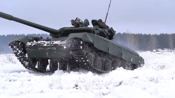 Xe tăng T-64BV Mod 2017 là biến thể nâng cấp mới nhất từ dòng chiến xa T-64 nổi tiếng của Liên Xô. Ở biến thể này chủ yếu được nâng cấp về giáp và hệ thống điện tử giúp cho xe tăng tác chiến tốt hơn trong điều kiện hiện tại.