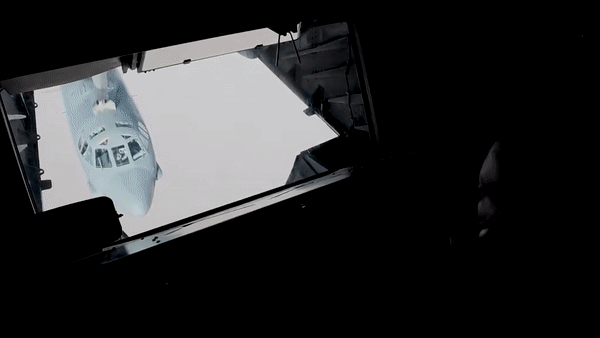 KC-10 Extender được nghiên cứu và phát triển vào những năm cuối thập niên 1970, chuyến bay đầu tiên ra mắt vào năm 1980.