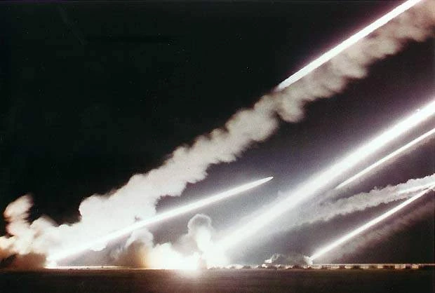 Tại sao pháo phản lực M270 của Mỹ khiến Trung Quốc run sợ?