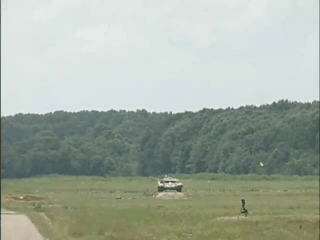 Tên lửa chống tăng TOW đời mới của Mỹ thậm chí không cần bắn trúng mục tiêu mà sẽ phát nổ trên nóc mục tiêu, gây sát thương lớn nhất có thể. Nguồn ảnh: Warcom.