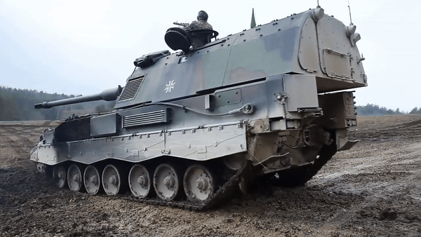 Việc sửa chữa được thiết lập tại các trung tâm bảo trì chuyên biệt được thành lập tại các quốc gia lân cận.