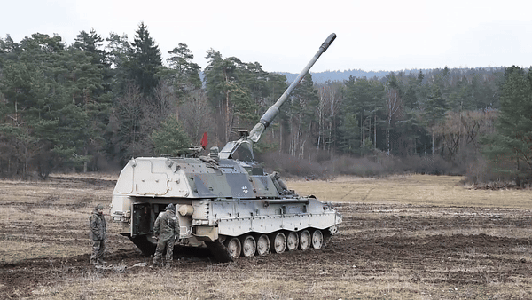 Bất chấp những thách thức này, lựu pháo PzH 2000 của Đức đã củng cố danh tiếng của mình như một tài sản quan trọng đối với lực lượng pháo binh Ukraine.