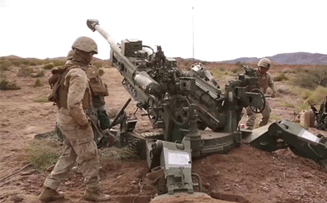 M777 có tốc độ bắn rung bình 2 viên đạn/phút, khi cần có thể bắn tới 5 viên/2 phút với hệ thống khai hỏa điện tử. Pháo có thể sử dụng được nhiều loại đạn để tấn công các loại mục tiêu khác nhau.