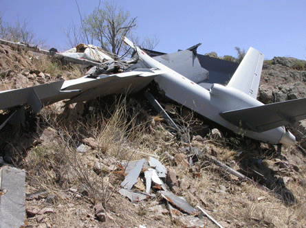 Không quân Iraq là minh chứng điển hình, họ đã mua 10 chiếc UAV CH-4B, nhưng chỉ còn một chiếc còn hoạt động được. Lý do là chất lượng UAV của Trung Quốc quá kém và dịch vụ bảo trì cũng tương xứng với loại vũ khí “giả rẻ”.