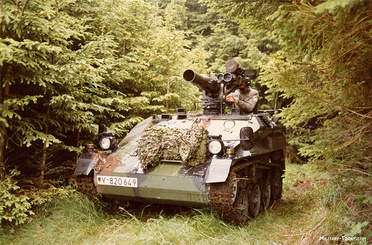 Điểm nổi bật của dòng xe thiết giáp đổ bộ đường không này là thiết kế rất "mi nhon". Nó có trọng lượng chiến đấu chỉ 2,8 tấn.