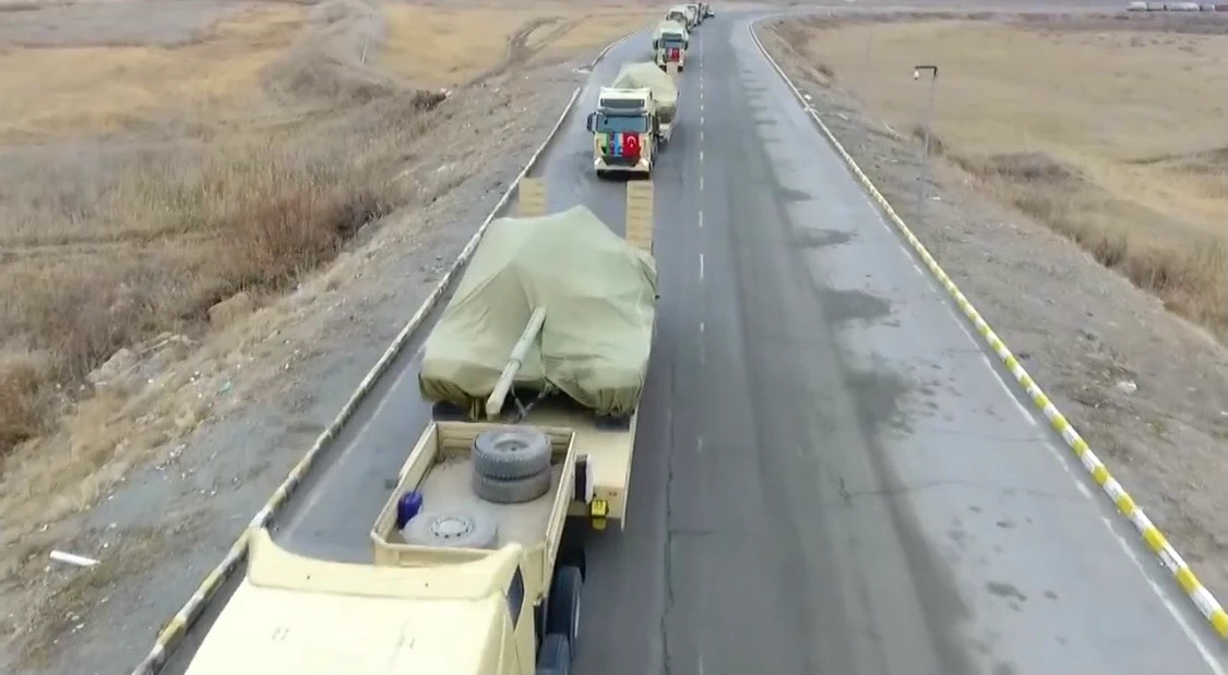 Vừa ngừng bắn, Quân đội Azerbaijan lại tập trận sát Armenia