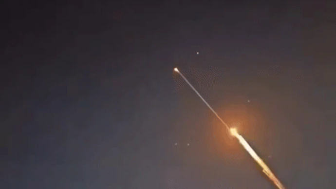 Vì sao SpaceX bất ngờ phá hủy 3 - 4 vệ tinh Starlink mỗi ngày? - Hình 3 Vi sao SpaceX bat ngo pha huy 3 - 4 ve tinh Starlink moi ngay?-Hinh-3