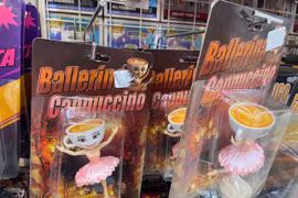 Trào lưu 'brainrot' xuất hiện công khai trong các hiệu sách