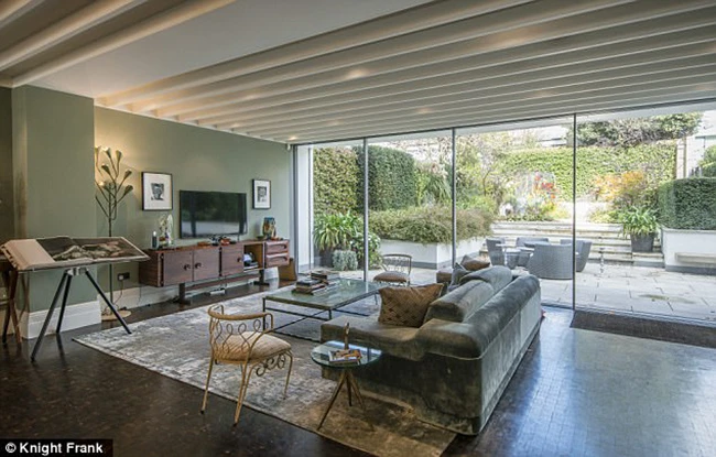 Chi 1363 tỷ mua căn nhà không kém gì trung tâm thương mại