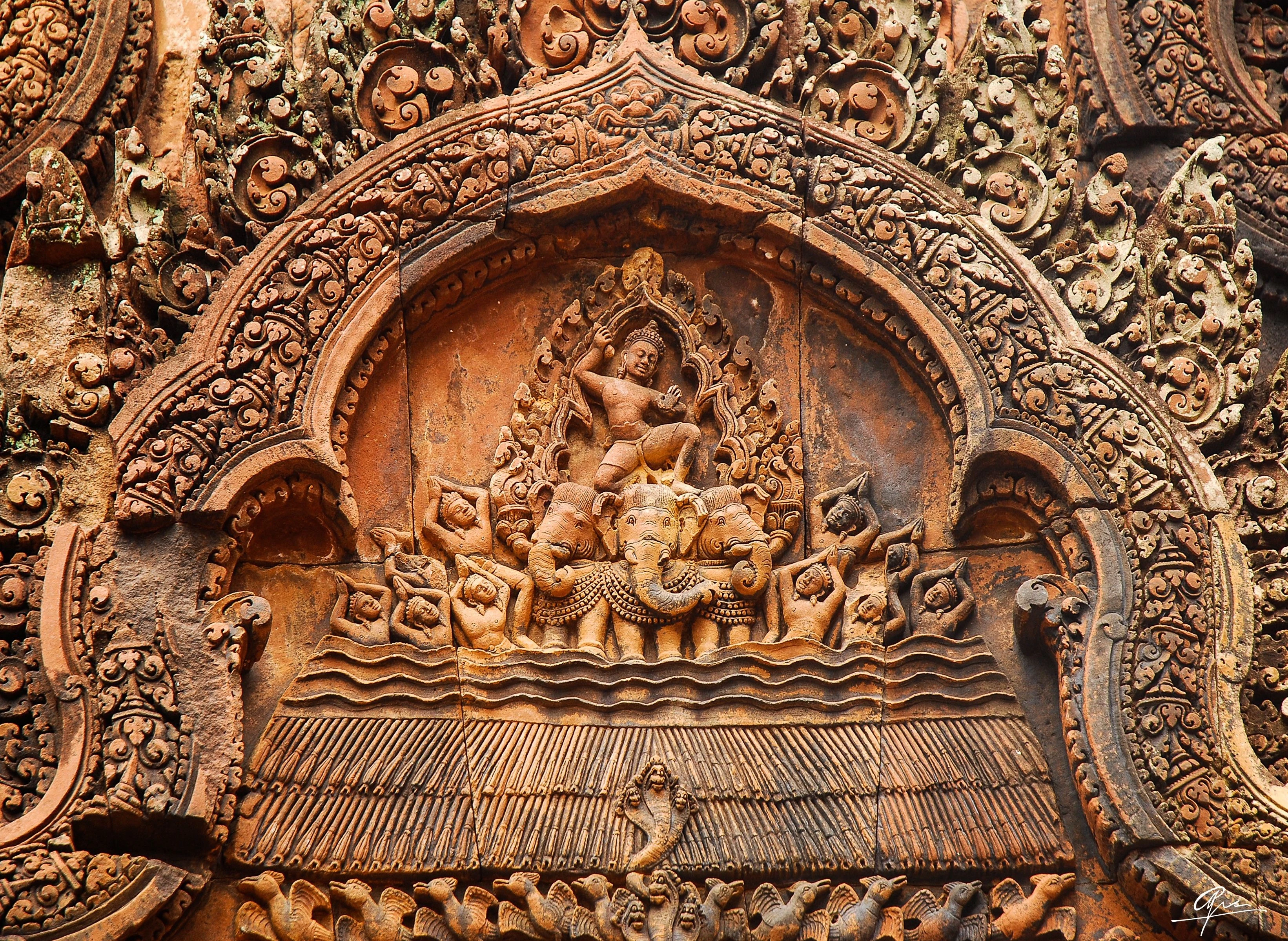 Ngôi đền cổ bí hiểm mệnh danh 'viên ngọc nghệ thuật Khmer'