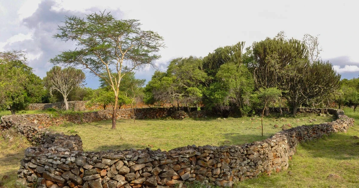 Khám phá cấu trúc phòng thủ 600 tuổi bí hiểm nhất châu Phi 