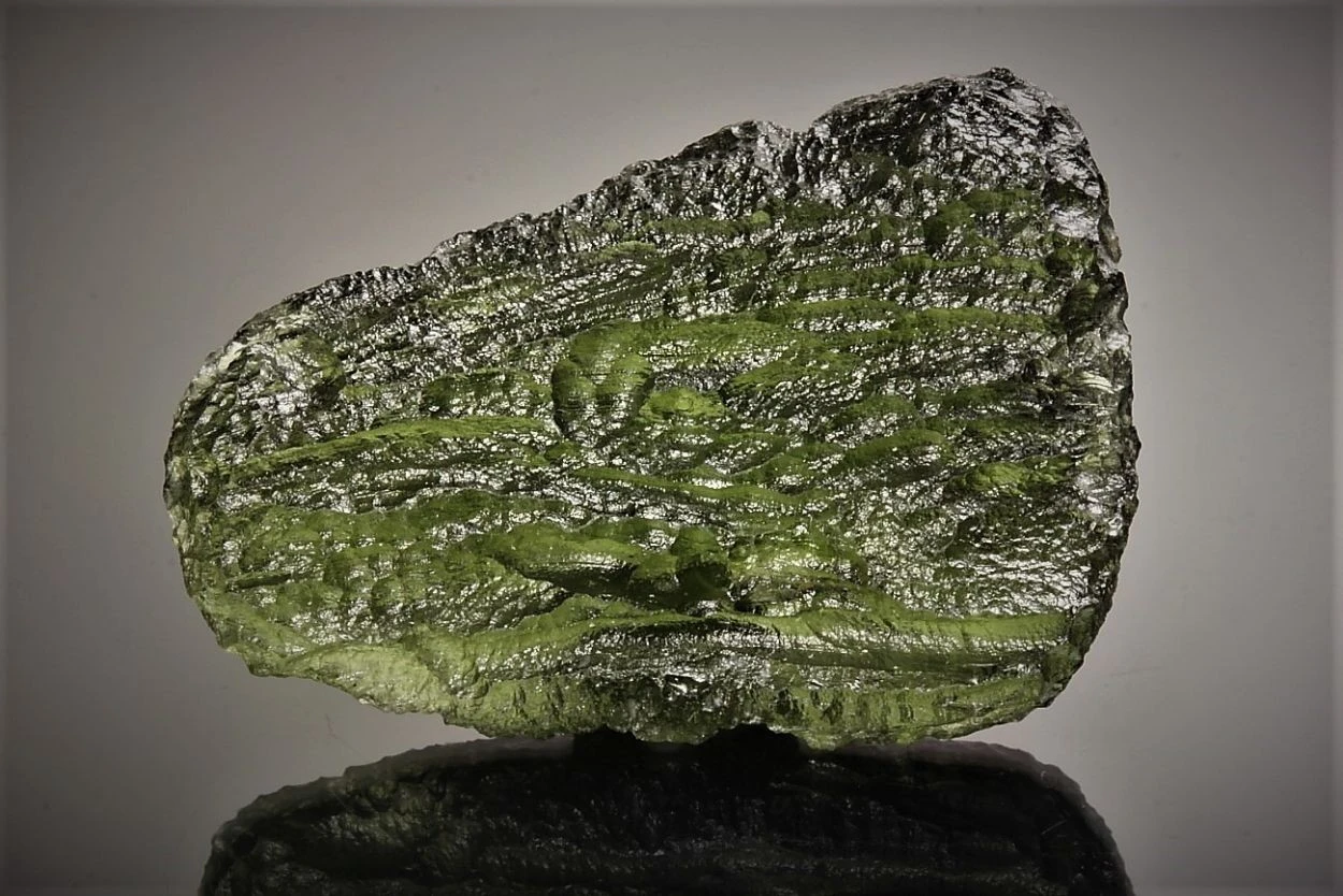 Khoáng vật lạ hình thành khi thiên thạch lao vào Trái Đất 