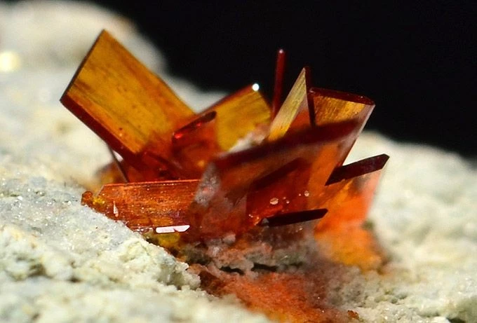 Cận cảnh khoáng vật cực hiếm, có cấu trúc tinh thể đẹp mê mẩn