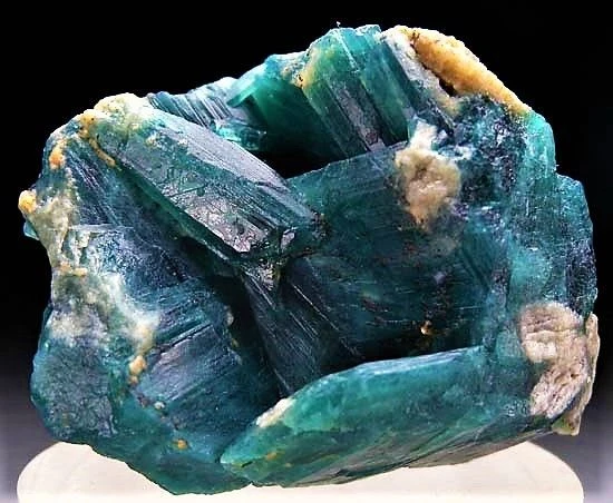 Soi khoáng vật cực hiếm có màu sắc độc lạ, giá đắt ngang kim cương 