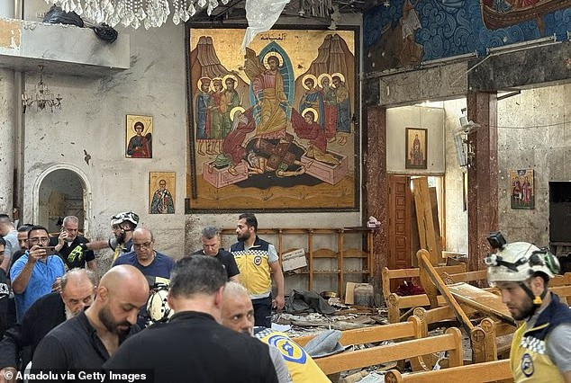 Vụ đánh bom liều chết xảy ra tại nhà thờ Mar Elias. Ảnh: Anadolu/Getty. danh1.png