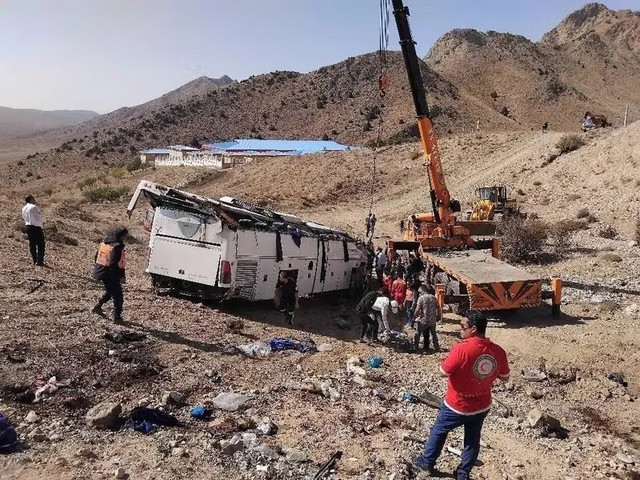 Hiện trường vụ tai nạn xe buýt ở Iran ngày 3/10. Ảnh: Iranintl. iran2.png