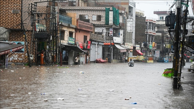 Lũ quét và lở đất ở Pakistan đã khiến hàng trăm người thiệt mạng. Ảnh: AA. lulut.jpg