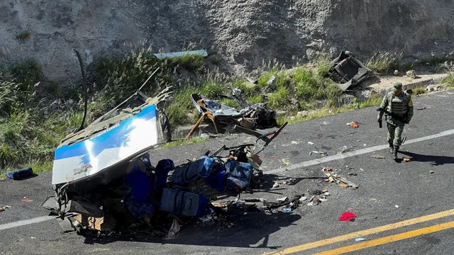 Vụ tai nạn giao thông liên hoàn khiến ít nhất 15 người thiệt mạng ở Mexico. Ảnh: BBC. mexico.png