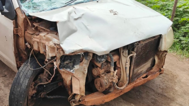 7 người trên ô tô tử vong sau khi chiếc xe lao xuống kênh và chìm dưới nước. Ảnh: ETV. oto.png