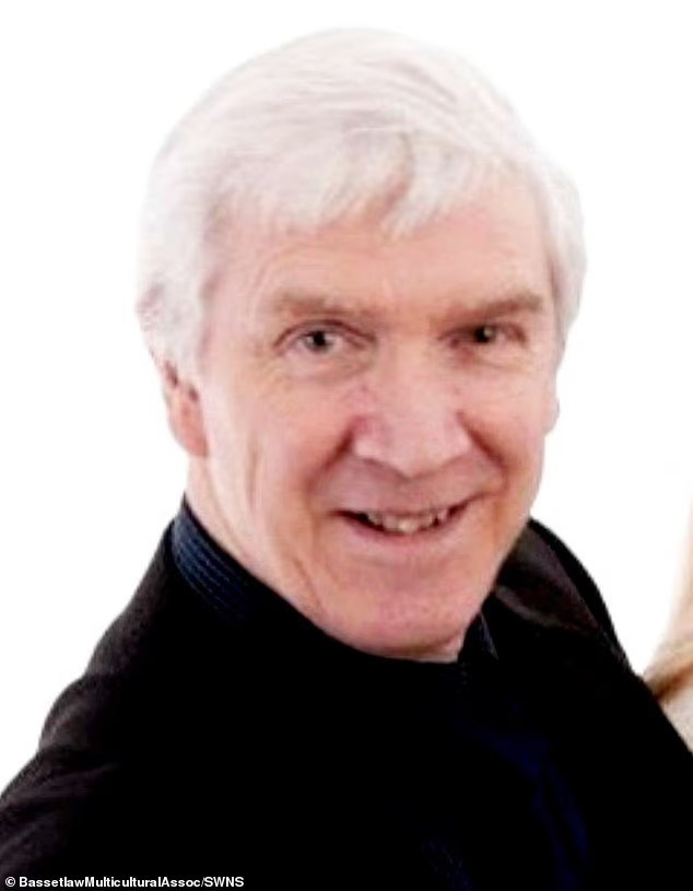 Ông David Chivers. Ảnh: SWNS. oto2.png