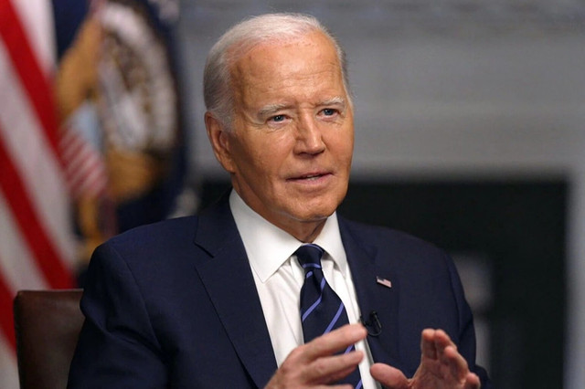 Hiện, các bác sĩ đang xem xét phương pháp điều trị cho ông Biden. Ảnh: NBC. trumpbiden2.png