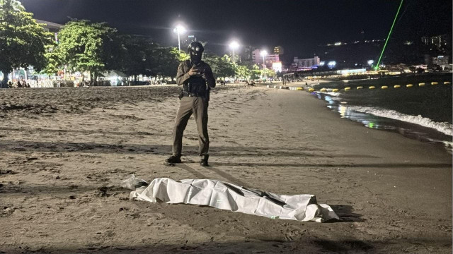 Một người đàn ông Myanmar 34 tuổi được phát hiện tử vong ngoài khơi bãi biển Pattaya tối 25/9. Ảnh: Pattaya News. thai1.jpg