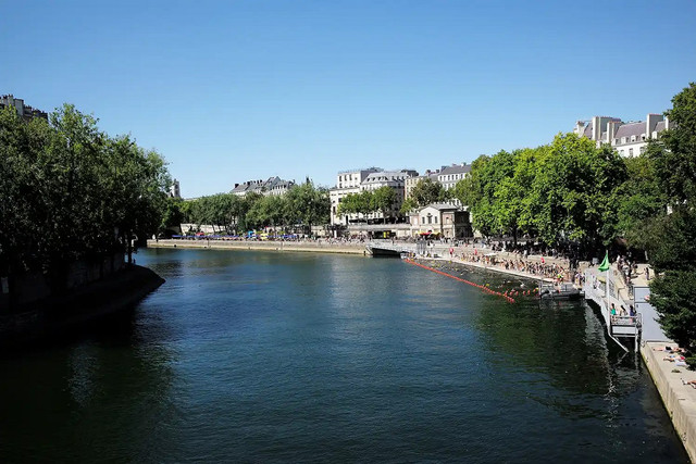 Sông Seine ở Paris. Ảnh: Corbis. song.png