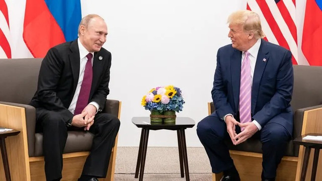 Tổng thống Nga Vladimir Putin (trái) hội đàm với Tổng thống Mỹ Donald Trump bên lề Hội nghị thượng đỉnh G20 tại Nhật Bản vào tháng 6/2019. Ảnh: NHÀ TRẮNG. putin1.png
