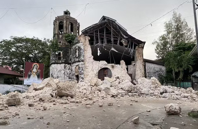 Đền thờ Tổng giáo phận Santa Rosa de Lima ở thị trấn Daanbantayan, Philippines, bị hư hại trong trận động đất. Ảnh: Cebu Daily News. untitled.png