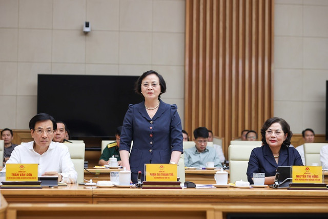 Bộ trưởng Bộ Nội vụ Phạm Thị Thanh Trà phát biểu tại cuộc họp. Ảnh: VGP Bộ trưởng Bộ Nội vụ Phạm Thị Thanh Trà phát biểu tại cuộc họp. Ảnh: VGP