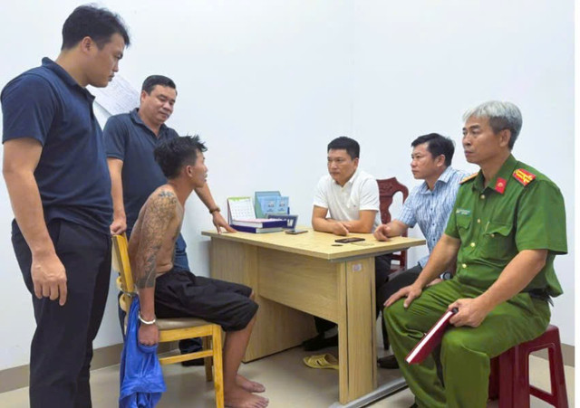 Hoàng Thành Công tại Cơ quan điều tra (ảnh: CADN) z6794103172269-c6f95d6e86bc0b657cf0c3fa85a704af.jpg