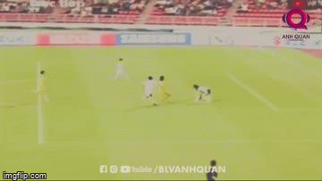 Sau bàn thắng vào lưới UAE tại Asian Cup 2007, tiền đạo Công Vinh lại sắm vai người hùng cho ĐTQG Việt Nam tại AFF Cup 2008. Trong trận chung kết lượt đi trên sân của Thái Lan, CV9 là người ghi bàn thắng vào lưới đại kình địch trong khu vực ĐNÁ ấn định chiến thắng 2-1 để giúp đội bóng nước nhà có lợi thế trước trận lượt về.