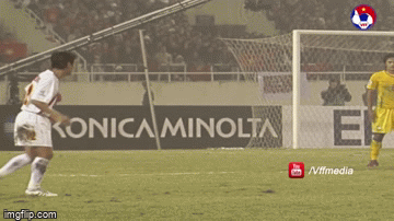 Ở trận chung kết lượt về trên sân Mỹ Đình, lại là tiền đạo Lê Công Vinh một lần nữa khiến người Thái phải ôm hận bằng bàn thắng ở những phút cuối. Bàn thắng này không chỉ giúp ĐTQG Việt Nam lần đầu lên ngôi vô địch tại AFF Cup mà còn đưa danh tiếng của CV9 vượt tầm châu Á.