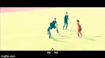 Bằng sự lạnh lùng và bản năng sát thủ của một tình đạo, Công Vinh từng 3 lần nhận danh hiệu Quả bóng vàng Việt Nam vào các năm 2004, 2006, 2007.