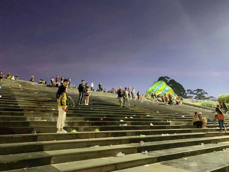Đà Lạt bị biến thành “hố rác” sau Festival hoa khiến ai cũng xót xa