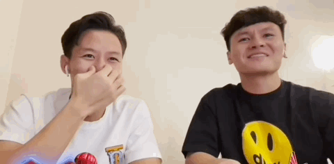 Ngoài Quế Ngọc Hải đã yên bề gia thất, thì chuyện yêu đương của Quang Hải và Văn Hậu được fangirl quan tâm hết thảy.