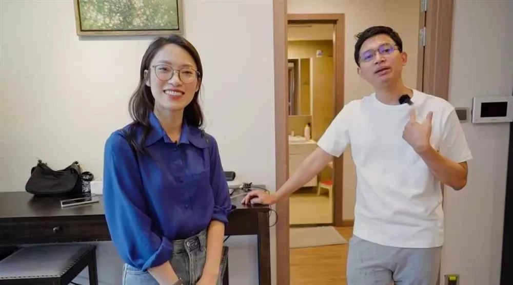 "Hot girl 7 thứ tiếng" hé lộ cơ ngơi khủng "anh da nâu" VTV