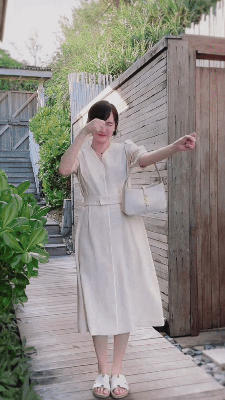 Sau một thời gian trung thành với mái tóc dài thướt tha, Hải Tú đã quay trở lại với tóc ngắn cá tính. Cô nàng cũng được nhận xét đã tự “gỡ phong ấn” bởi hợp với kiểu tóc này hơn, nhìn cuốn hút và làm nổi bật visual cực phẩm.