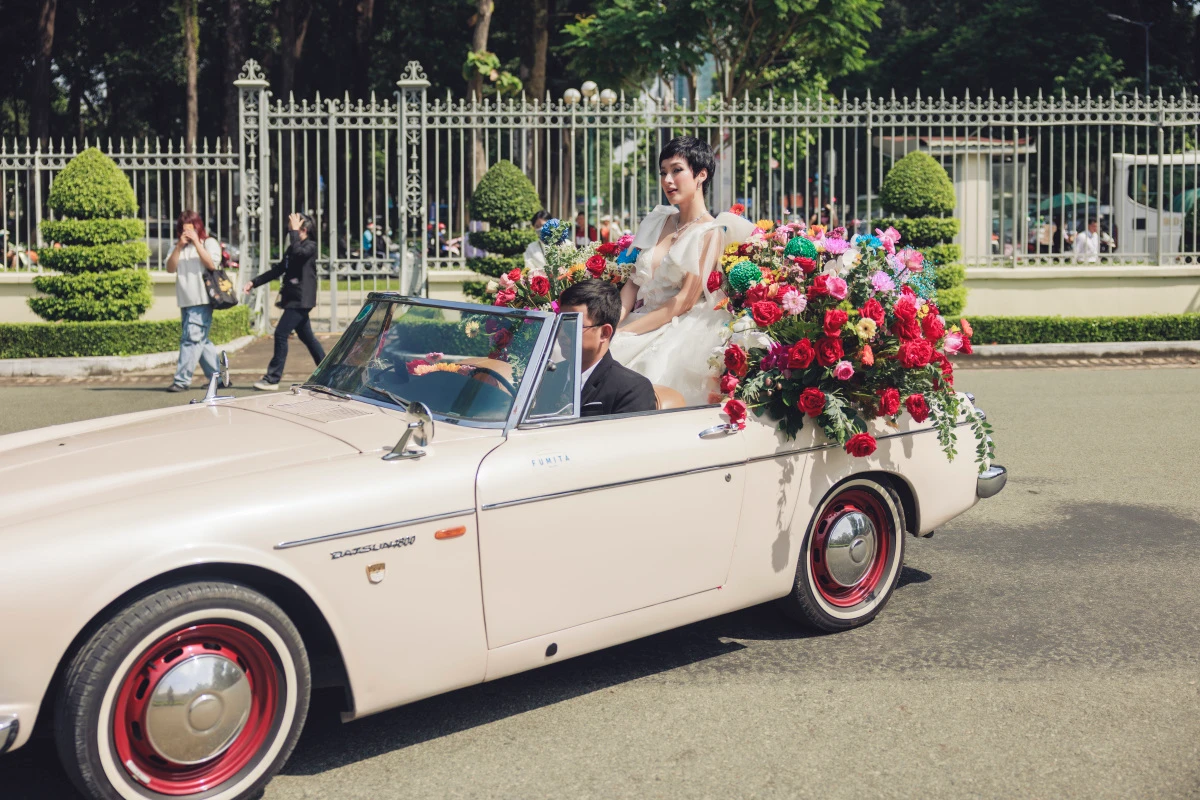 "Hot girl lực điền" Angela Phương Trinh gây "lú" khi cắt tóc tém