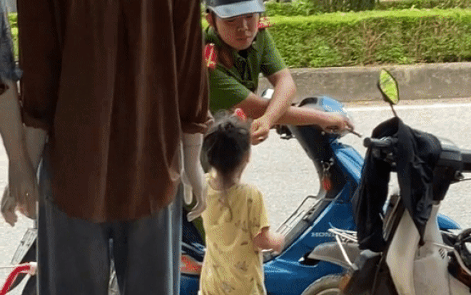 Ông bố xin "cắn miếng kem" và cái kết đẫm nước mắt của cô con gái Ong bo xin