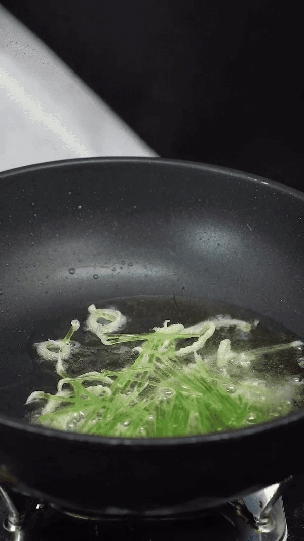 "Đây không phải là sản phẩm để ăn. Sự an toàn của chúng chưa được kiểm chứng" - Bộ An toàn Thực phẩm và Dược phẩm Hàn Quốc viết trong một thông báo gần đây được tải lên X.