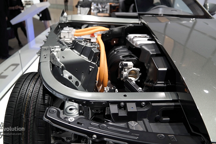 Cadillac CT6 PHEV được trang bị động cơ chạy xăng 4 xy-lanh tăng áp dung tích 2.0 lít.