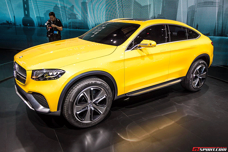 GLE Coupe Concept là một mẫu xe quá gần với thực tế. Đèn trước của GLC được thiết kế mang đậm phong cách hiện đại, trầm mặc của Mercedes-Benz.