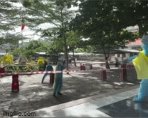 Đoạn clip múa lân đặc biệt của các tình nguyện viên trong khu cách lý khiến nhiều cư dân mạng ấm lòng.