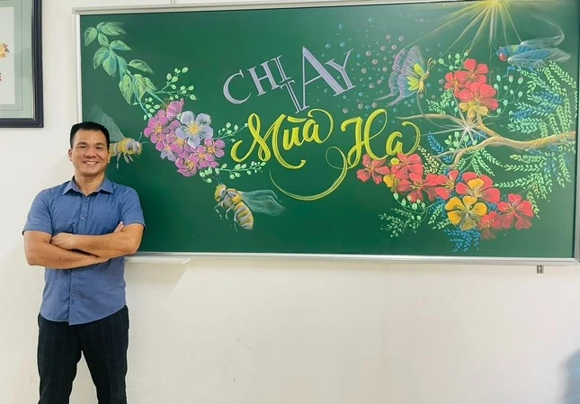 Thầy giáo Nghệ An vẽ trang trí bảng đẹp ngỡ ngàng