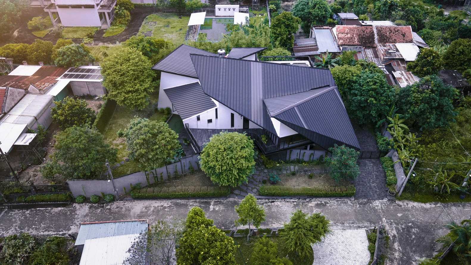 Ngỡ ngàng ngôi nhà như cánh diều chao lượn ở Đồng Nai 